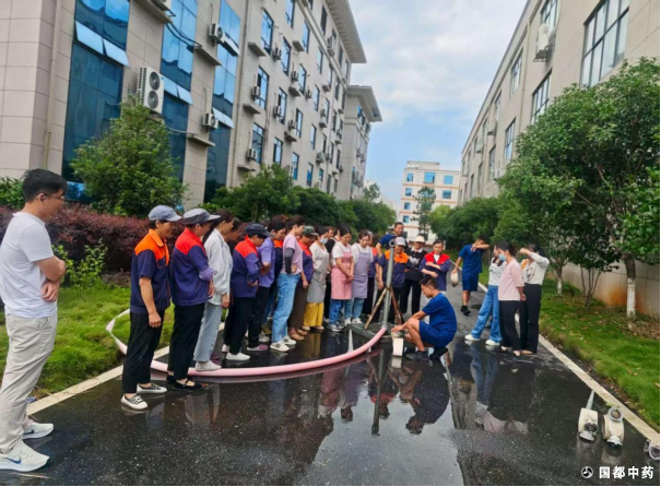 在“首个全国科普月”积极开展科普教育宣传活动