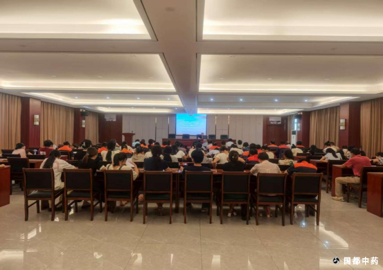 在“首个全国科普月”积极开展科普教育宣传活动