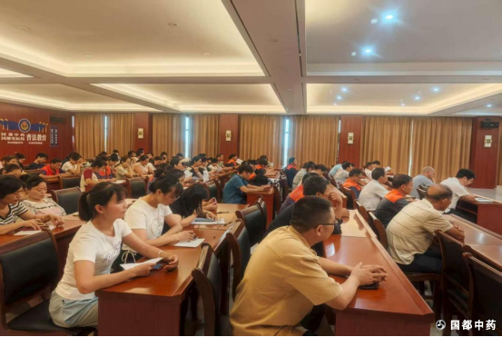 在“首个全国科普月”积极开展科普教育宣传活动