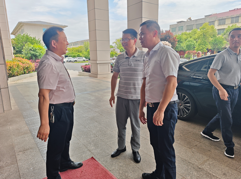 深耕产业搭平台 多措助力学子实习就业
