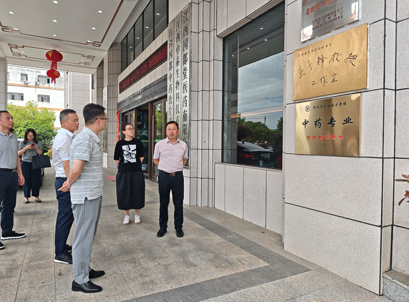 深耕产业搭平台 多措助力学子实习就业